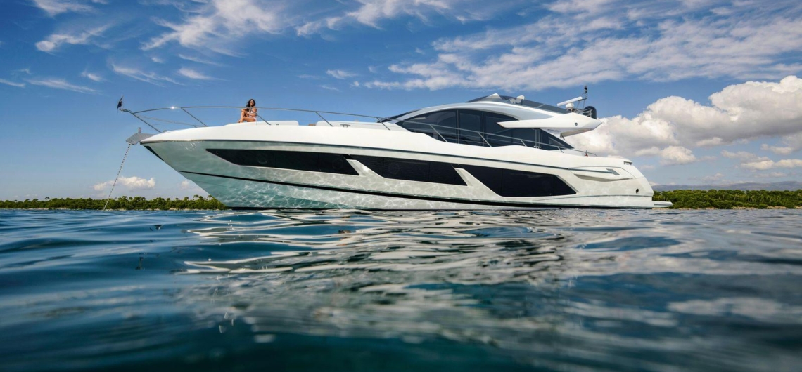 Du thuyền Sunseeker San Remo 52